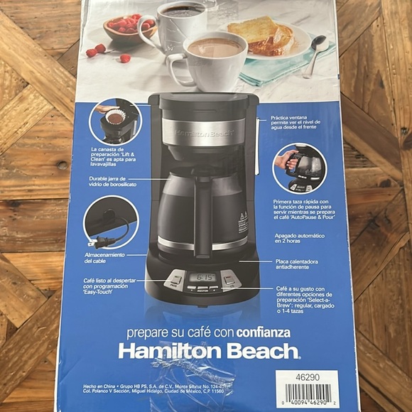 Hamilton Beach 12 Cup Programmable Coffee Pot - Picture 2 of 4